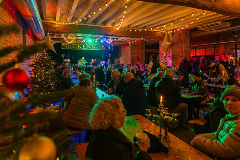 2024-12-27_KL-Dickens_ROCKATEER-086