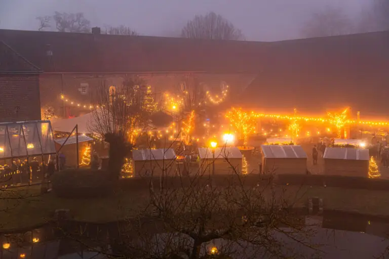 2024-12-27_KL-Dickens_ROCKATEER-049